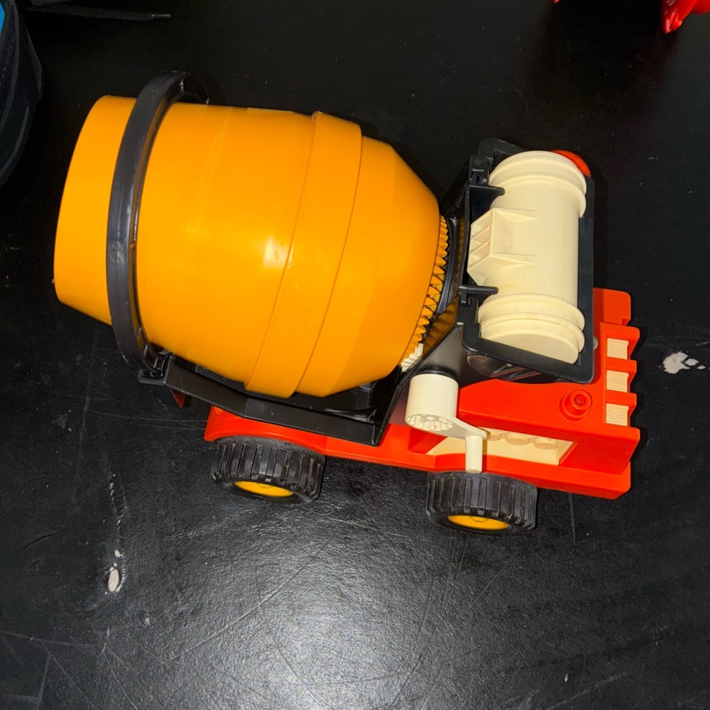 VINTAGE Fisher Price Husky Helper Cement Mixer Dump Truck #315
